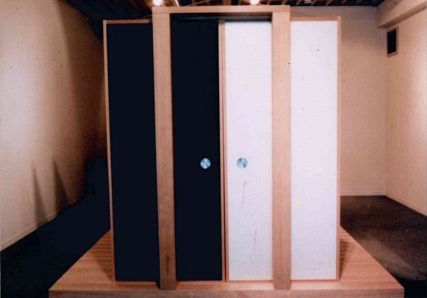 自由に形を変えられます。萎めると外観は、大きく変わります。