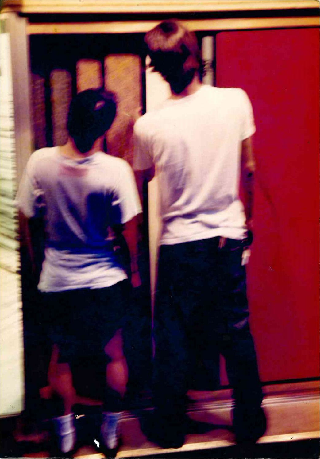 入口は、襖を開けないと入れません